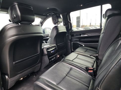 Used 2024 Jeep Wagoneer L Series II w/ Flexible Seating Group image 14