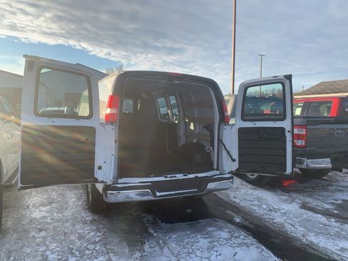 Used 2024 GMC Savana 2500 w/ Driver Convenience Package image 13