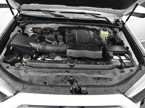 Used 2021 Toyota 4Runner SR5 image 5