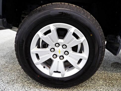 Used 2020 Chevrolet Colorado LT w/ Safety Package RWD image 18