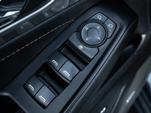 Certified 2019 Chevrolet Traverse LT w/ LT Premium Package image 15