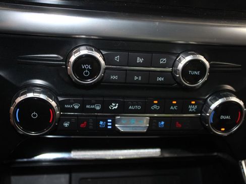 Used 2023 Ford F150 Lariat w/ Equipment Group 502A High AWD/4WD image 31