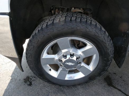 Used 2016 Chevrolet Silverado 2500 LTZ w/ LTZ Plus Package image 13