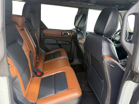 Used 2024 Ford Bronco Outer Banks AWD/4WD image 17