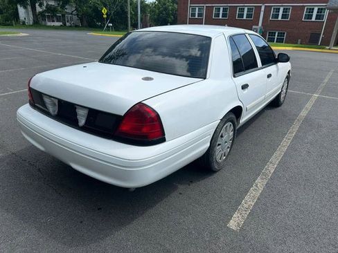 Used 2010 Ford Crown Victoria Police Interceptor image 4