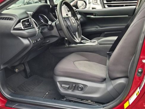 Used 2021 Toyota Camry LE image 13