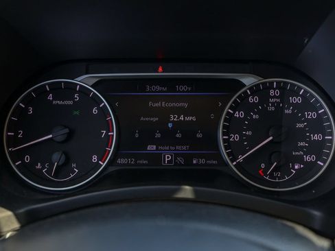 Used 2024 Nissan Sentra SR w/ SR Premium Package FWD image 26