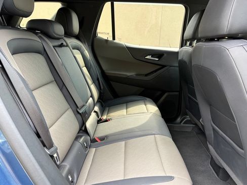Used 2025 Chevrolet Equinox LT w/ Convenience Package II FWD image 32