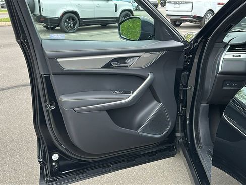 Certified 2025 Jaguar F-PACE R-Dynamic S AWD/4WD image 8