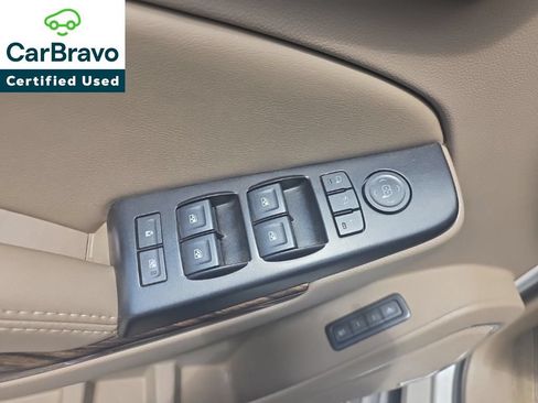 Used 2018 GMC Yukon XL SLT w/ HD Trailering Package AWD/4WD image 11