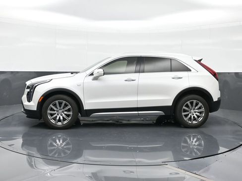 Used 2023 Cadillac XT4 Premium Luxury FWD image 3