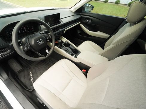Used 2025 Honda Accord SE image 22