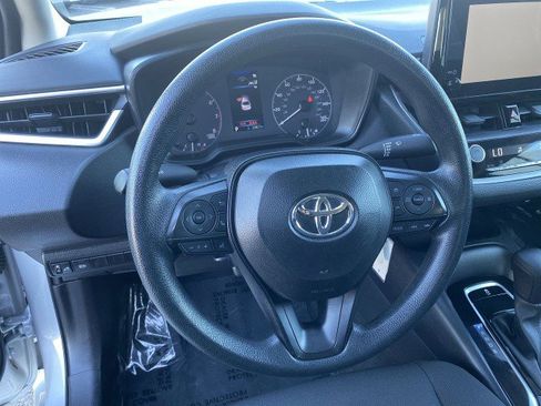 Used 2024 Toyota Corolla LE image 11
