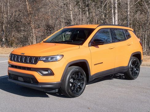 New 2026 Jeep Compass Latitude AWD/4WD image 3