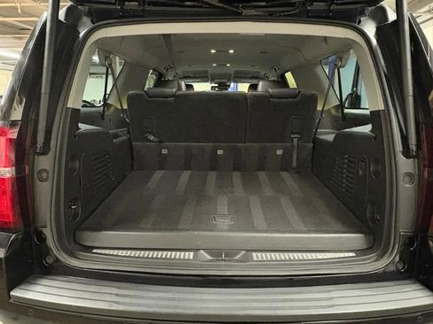 Used 2016 Chevrolet Suburban LT image 9