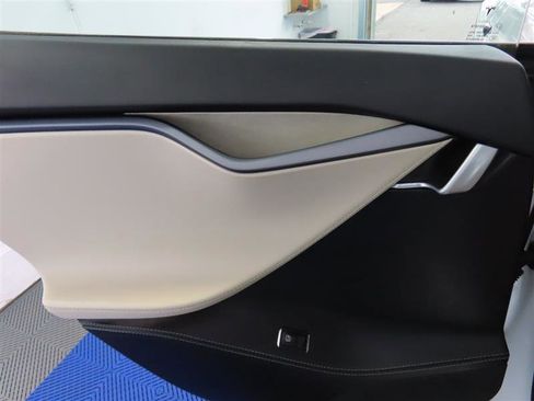 Used 2018 Tesla Model S 100D image 28