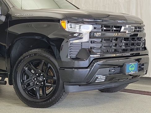 Certified 2022 Chevrolet Silverado 1500 RST image 2
