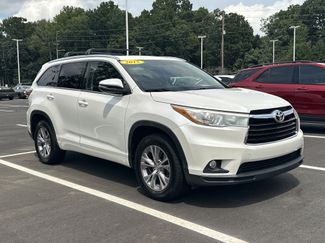 Used 2015 Toyota Highlander XLE FWD video 2