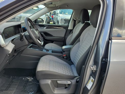 Used 2025 Volkswagen Tiguan S FWD image 17