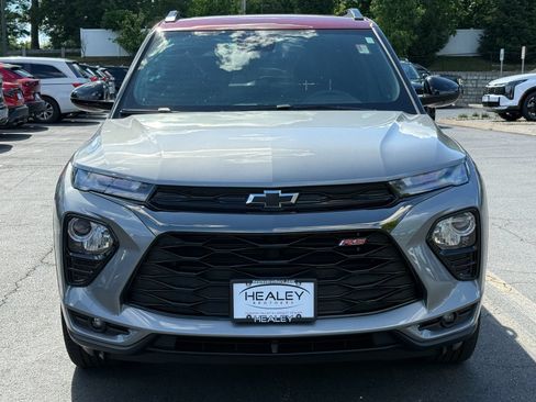 Used 2023 Chevrolet TrailBlazer RS w/ Sun and Liftgate Package AWD/4WD image 2