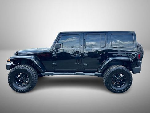 Used 2014 Jeep Wrangler Unlimited Sahara w/ Connectivity Group AWD/4WD image 6