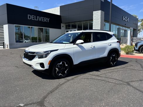 Certified 2025 Kia Seltos EX FWD image 6