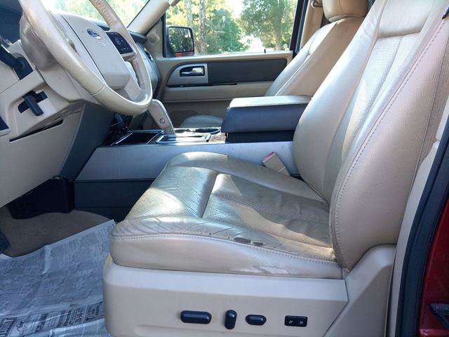 Used 2014 Ford Expedition EL XLT w/ Equipment Group 202A AWD/4WD image 12
