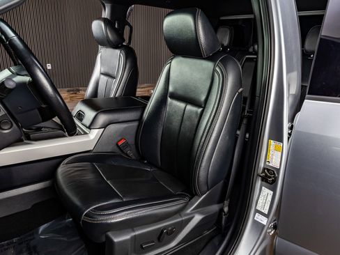 Used 2022 Ford F250 Lariat w/ Black Appearance Package image 30