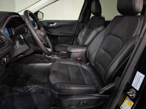 New 2026 Ford Escape SE FWD image 18