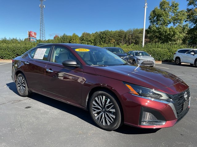 Used 2025 Nissan Altima 2.5 SV FWD image 5