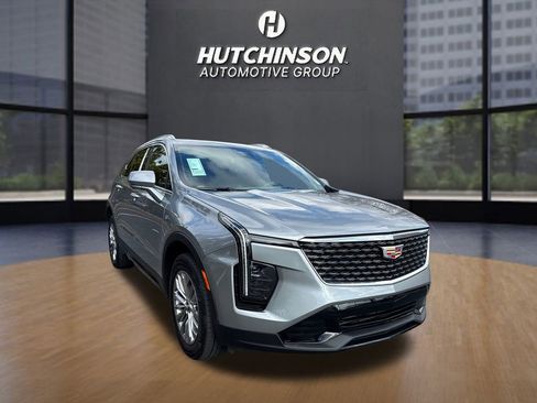 Used 2025 Cadillac XT4 Premium Luxury image 1