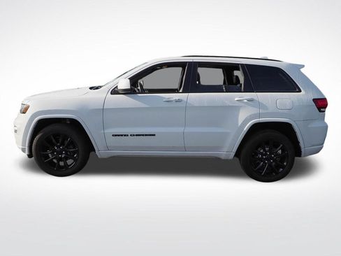Used 2020 Jeep Grand Cherokee Altitude AWD/4WD image 2