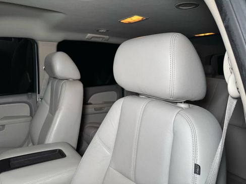 Used 2012 Chevrolet Suburban LT image 39