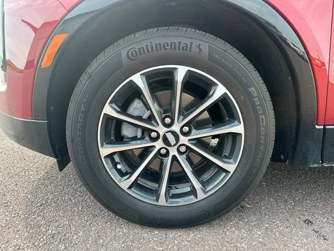 Used 2025 Cadillac XT4 Sport w/ LPO, Floor Liner Package AWD/4WD image 40
