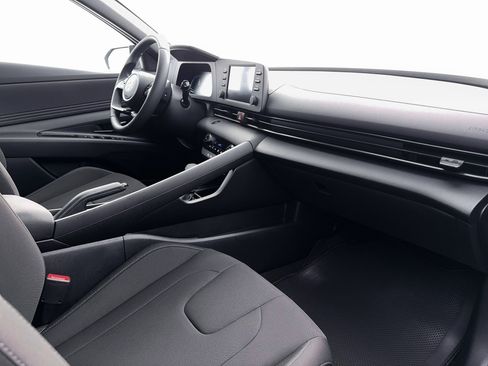 New 2026 Hyundai Elantra Sport FWD image 15