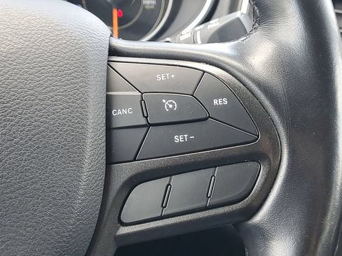 Used 2020 Jeep Cherokee Trailhawk w/ Cold Weather Group AWD/4WD image 10