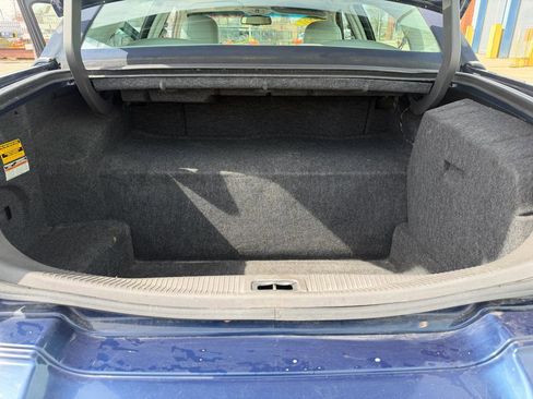 Used 2007 Lincoln Town Car Signature RWD image 8