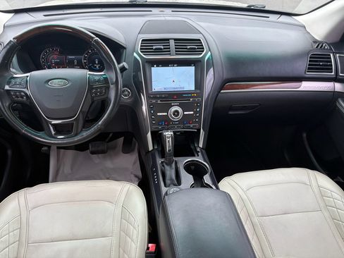Used 2017 Ford Explorer Platinum AWD/4WD image 22