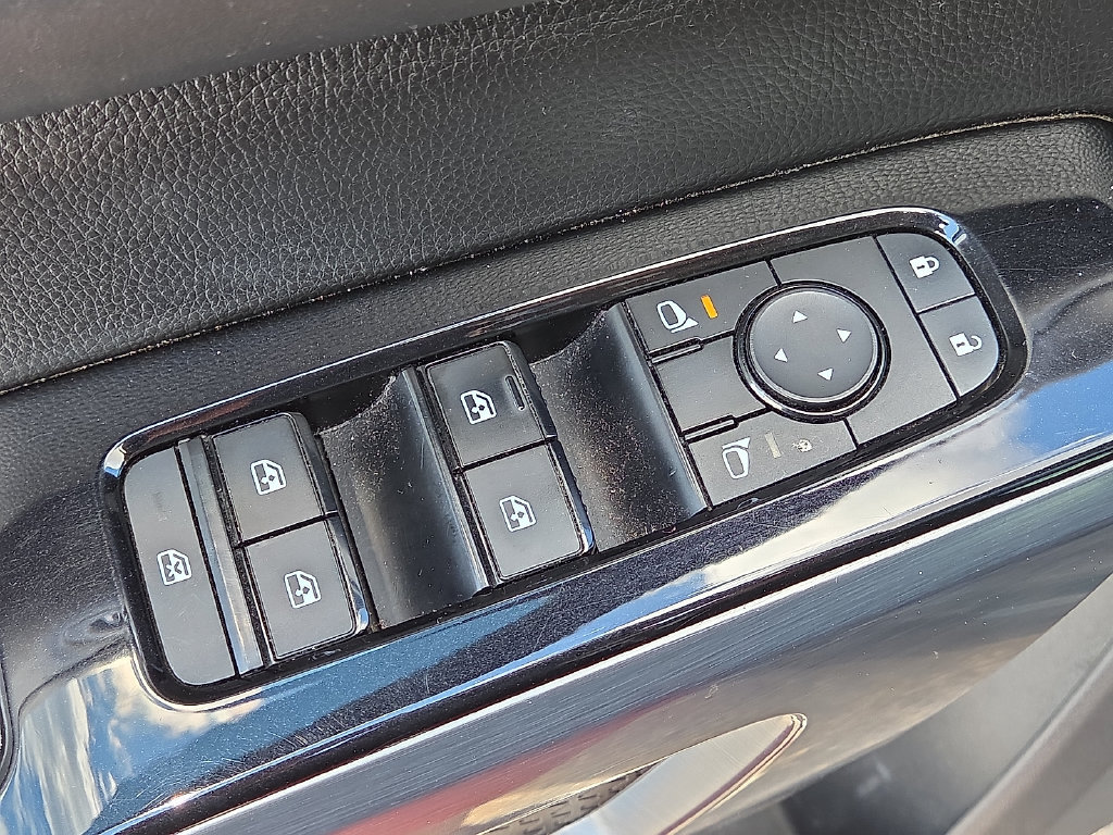 Used 2022 Nissan Pathfinder SL w/ SL Premium Package FWD image 21