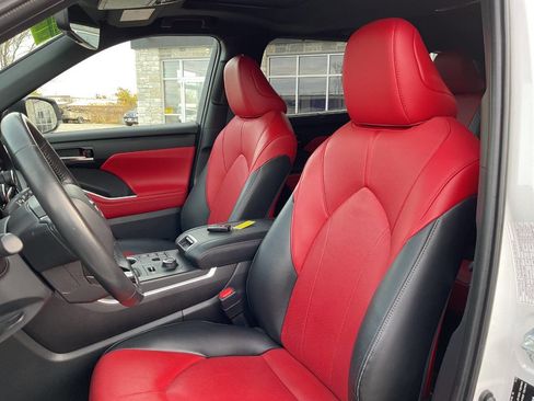 Used 2023 Toyota Highlander XSE image 15