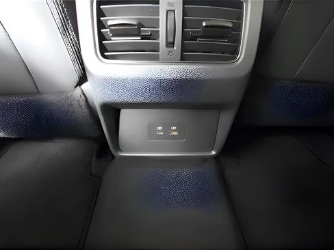 Used 2023 Nissan Rogue SV image 24