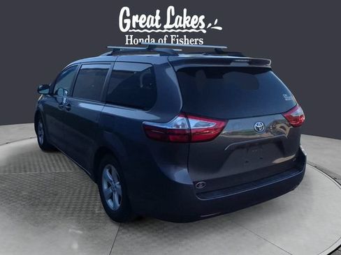 Used 2017 Toyota Sienna LE FWD image 3