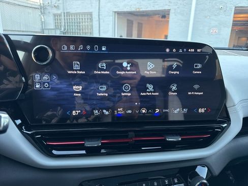 Used 2025 Chevrolet Silverado EV RST image 21