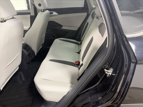 New 2026 Volkswagen Taos SE image 26