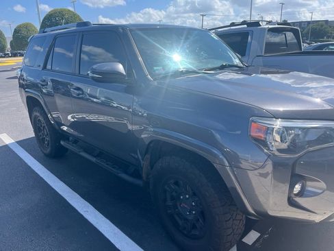 Used 2022 Toyota 4Runner SR5 Premium w/ Moonroof Package AWD/4WD image 3