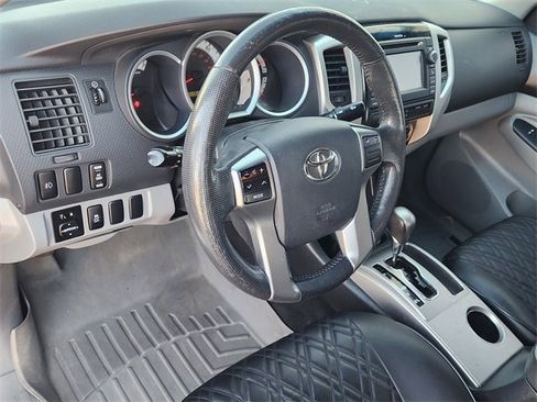Used 2013 Toyota Tacoma PreRunner image 2