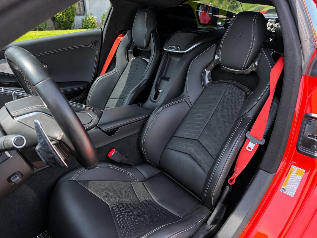 Used 2021 Chevrolet Corvette Stingray Premium Cpe w/ Z51 Performance Package RWD image 16