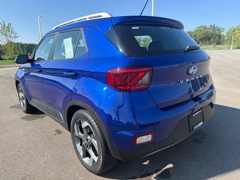 Used 2025 Hyundai Venue SEL FWD image 11