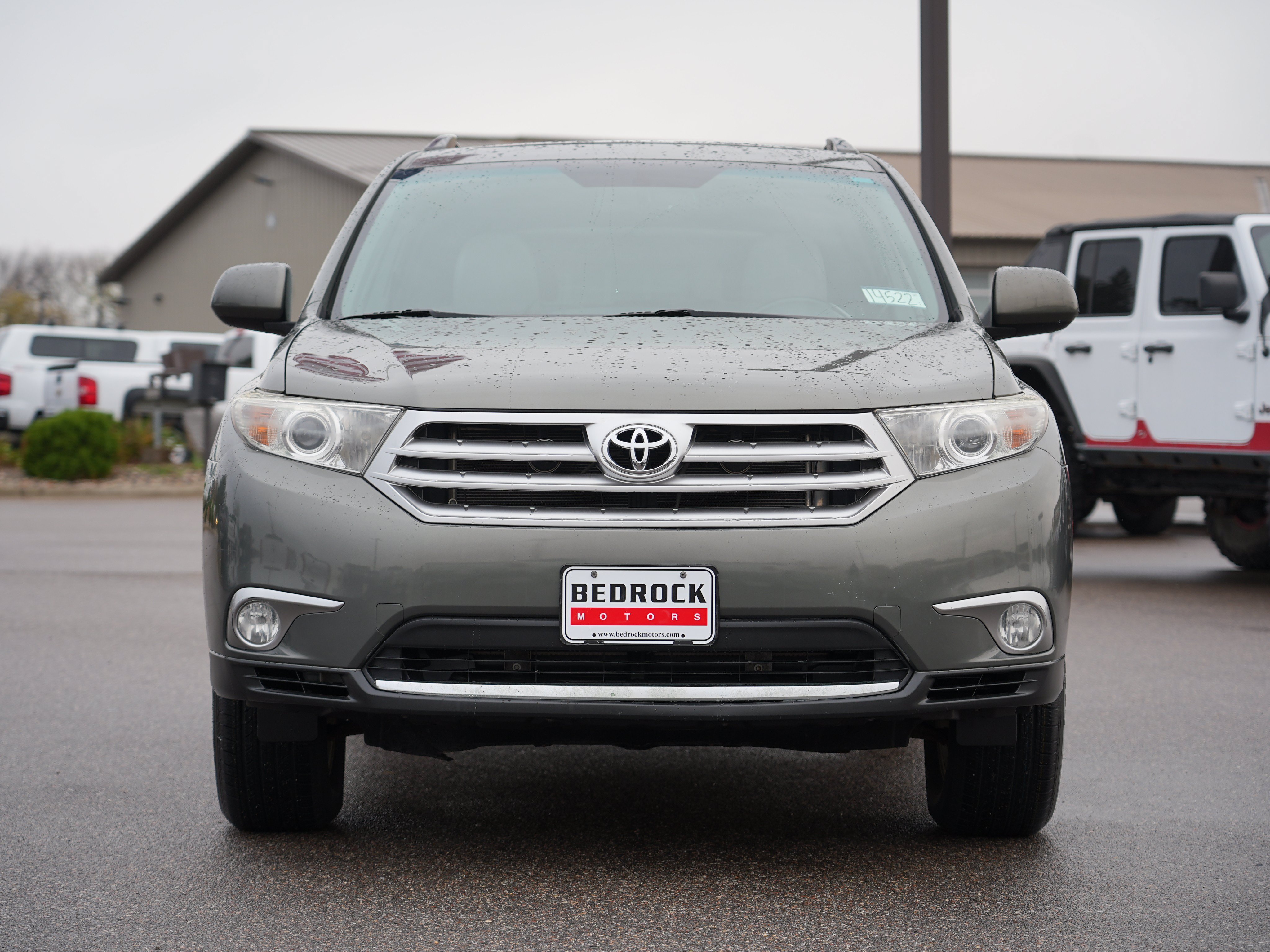 Used 2012 Toyota Highlander SE w/ Tow Pkg AWD/4WD image 8