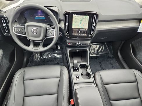 New 2026 Volvo XC40 B5 Core w/ Climate Package image 15